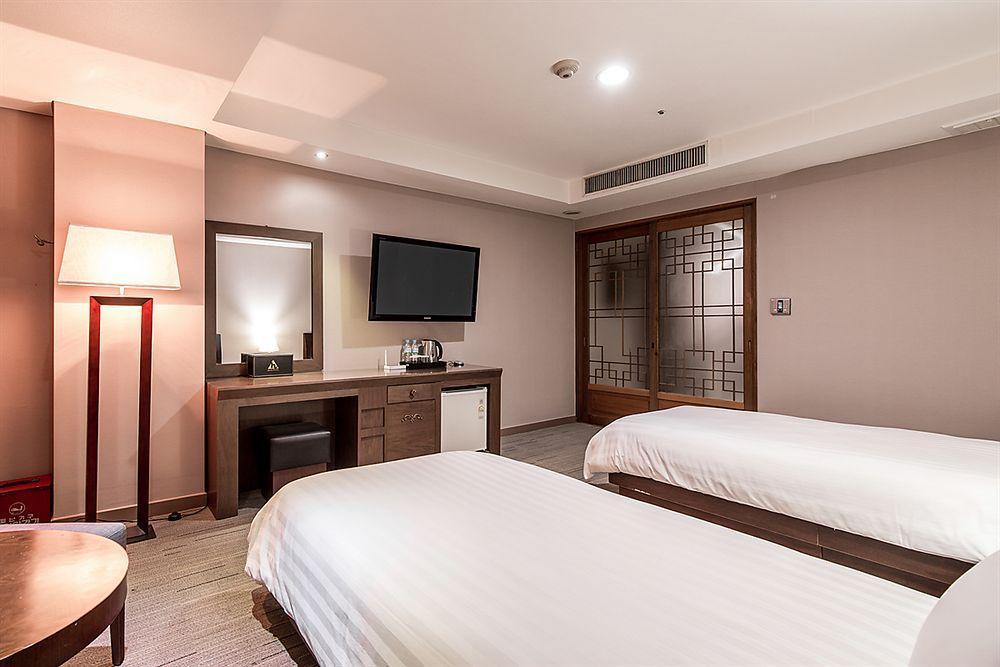 นิวฮิลท็อปโฮเต็ล Hotel โซล ภายนอก รูปภาพ