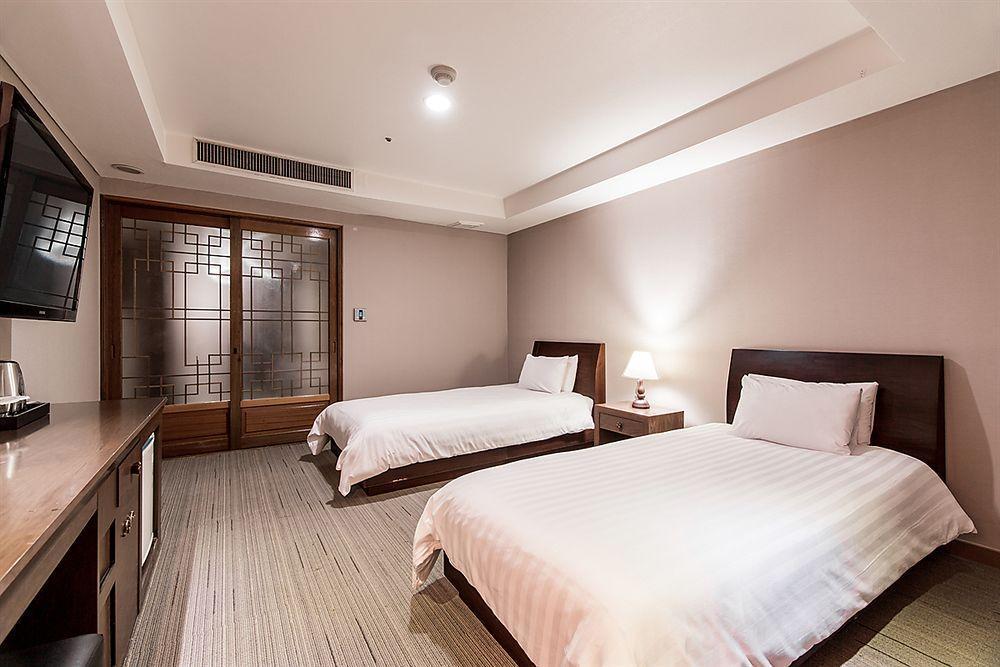 นิวฮิลท็อปโฮเต็ล Hotel โซล ภายนอก รูปภาพ