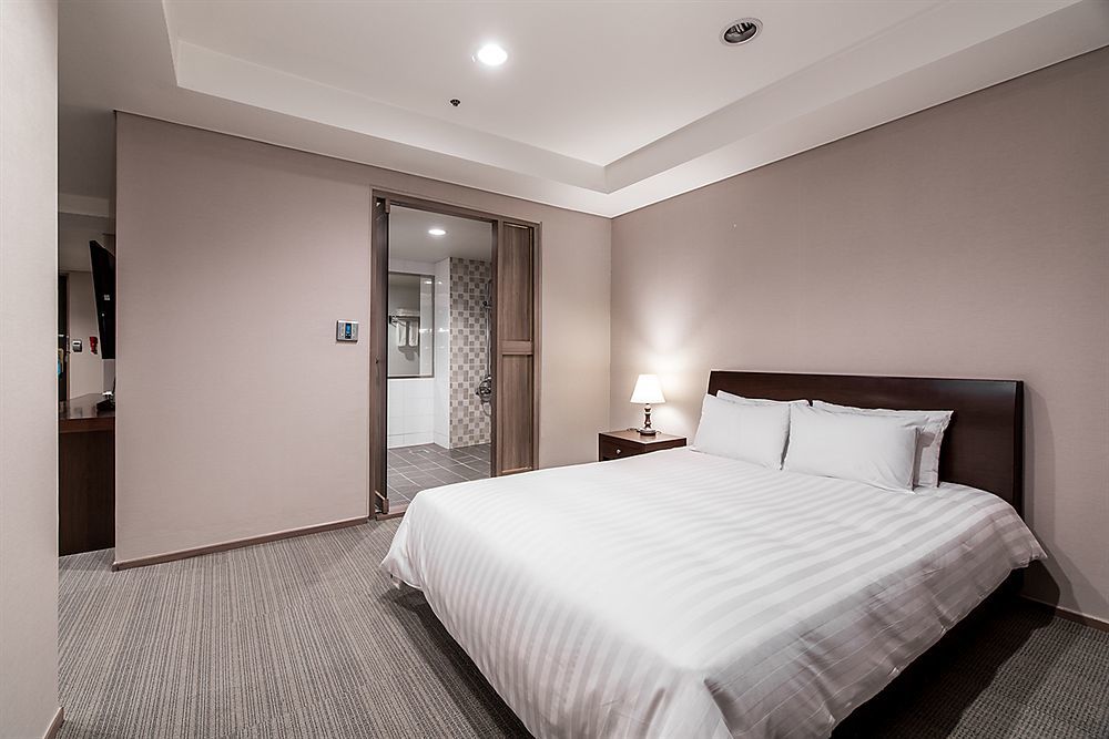 นิวฮิลท็อปโฮเต็ล Hotel โซล ภายนอก รูปภาพ