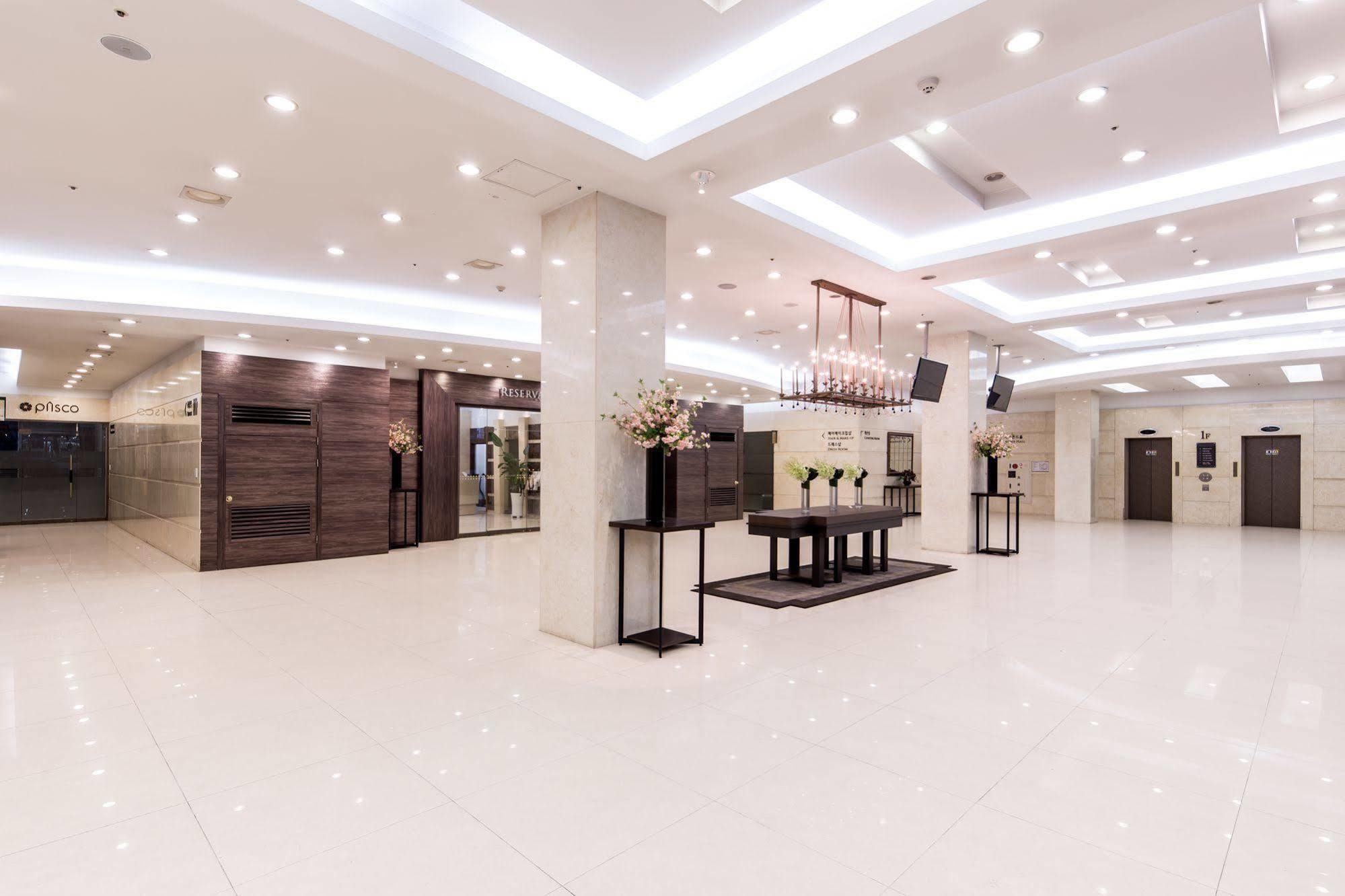 นิวฮิลท็อปโฮเต็ล Hotel โซล ภายนอก รูปภาพ