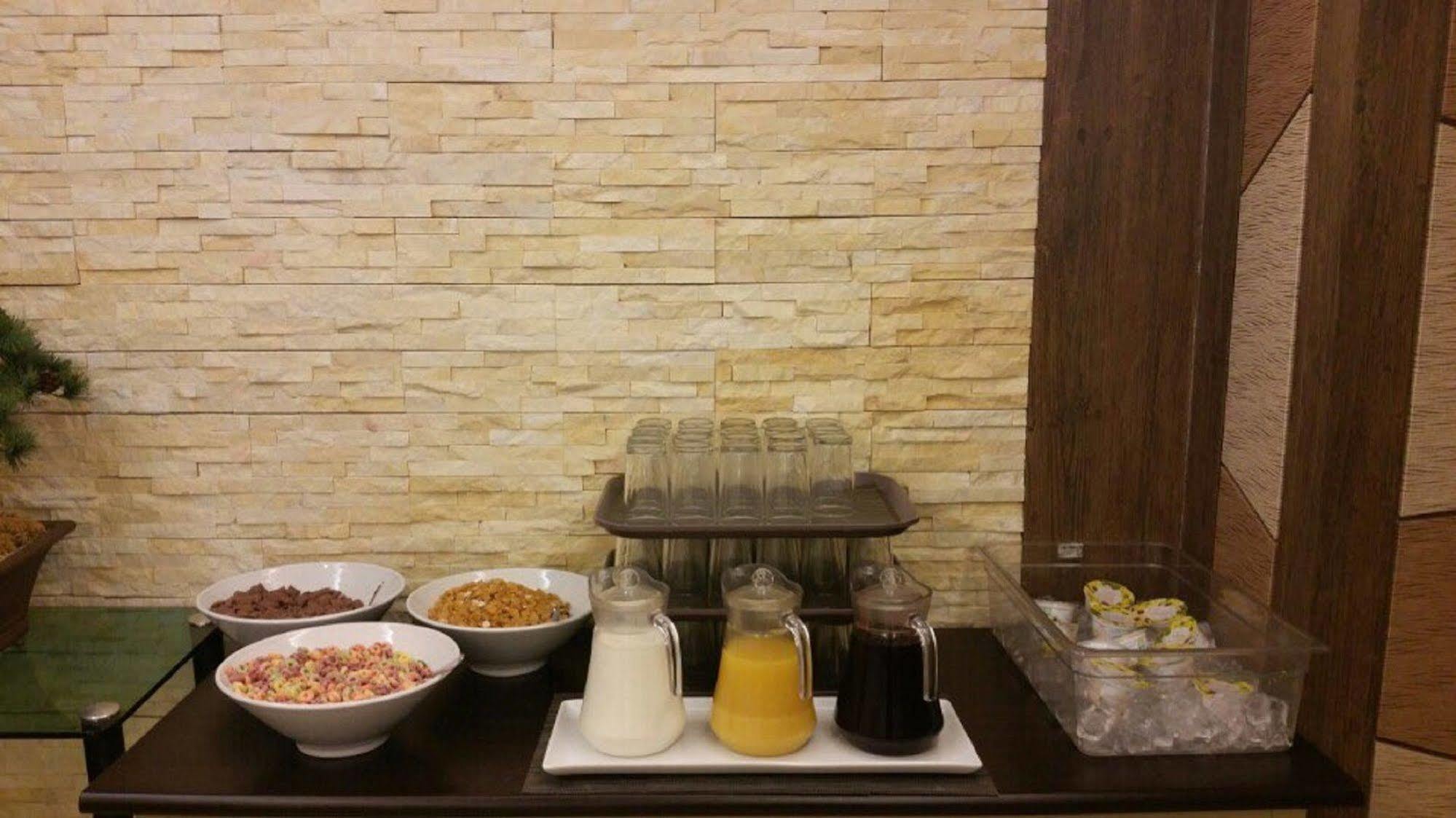 นิวฮิลท็อปโฮเต็ล Hotel โซล ภายนอก รูปภาพ
